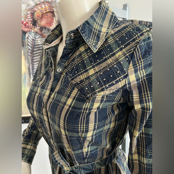 GUESS Plaid Button-Up Belted Shirt Dress – Long Sleeve – Army Green & Khaki - Picture 6 of 11